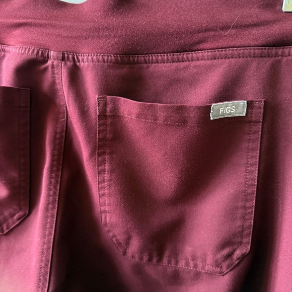 FIGS TECHNICAL COLLECTION SCRUBS SS V NECK TOP PULL ON DRAWSTRING WAIST PANTS S - Picture 9 of 11